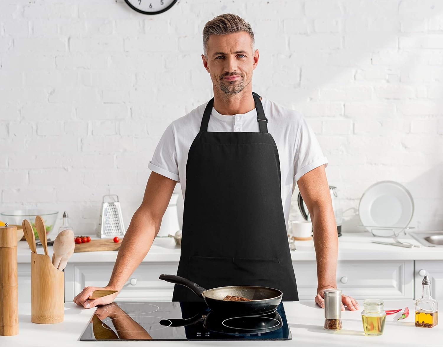 image:imageUtopia Kitchen 2 Pack Bib Apron Adjustable with 2 Pockets Water and Oil Resistant Cooking Kitchen Chef Apron for Women MenBlack White